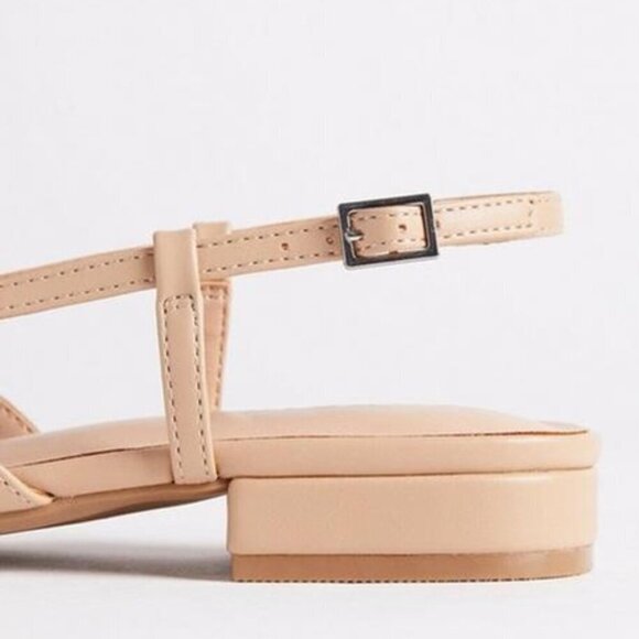 Torrid - 7 WW, Cap Toe Slingback Flat (Wide Width) in Tan & Black - Picture 13 of 13